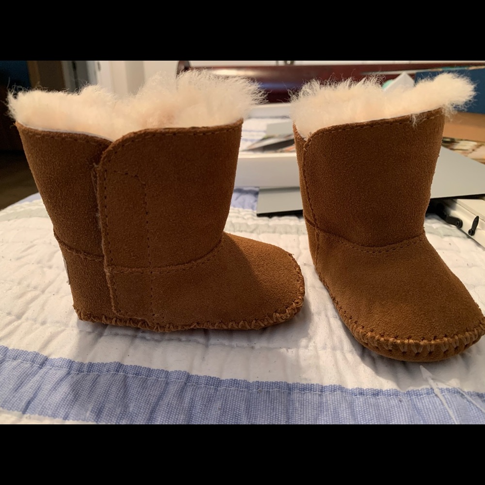 Baby uggs - Picture 2 of 4
